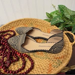 Soft Surroundings Amelia Black Medallion Loafers